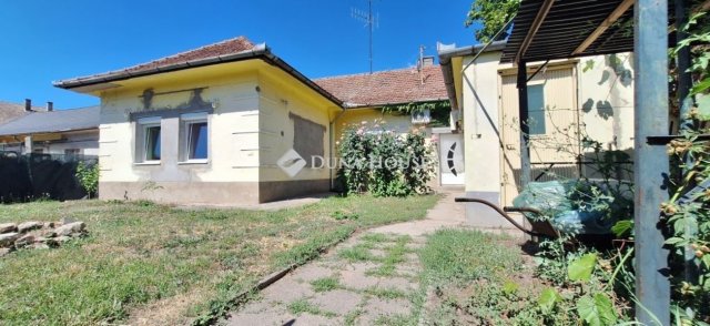 Eladó családi ház, Nagykőrösön 41.5 M Ft, 4 szobás