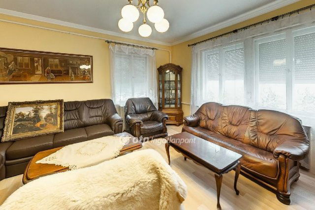 Eladó családi ház, Kerecsenden 49.9 M Ft, 4+1 szobás