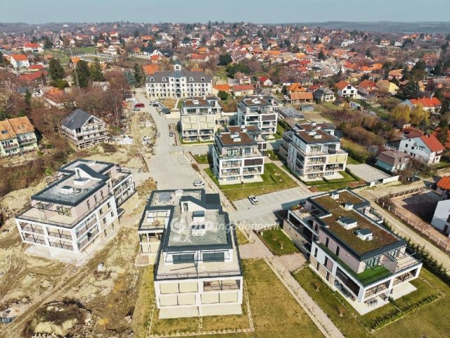 Eladó téglalakás, Balatonkenesén 60 M Ft, 2 szobás