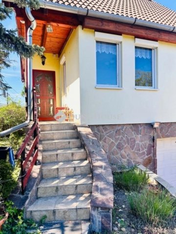 Eladó családi ház, Szentendrén 93.3 M Ft, 4 szobás