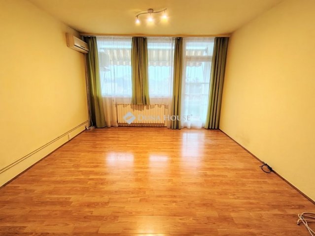 Eladó panellakás, Békéscsabán 29.9 M Ft, 2 szobás