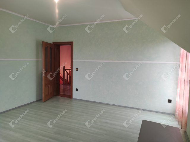 Eladó családi ház, Szegeden 89 M Ft, 4 szobás