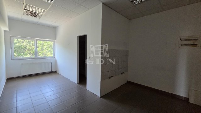 Kiadó üzlethelyiség, Székesfehérvárott 750 E Ft / hó