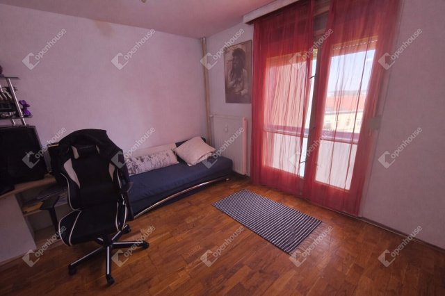 Eladó panellakás, Pécsett 49.99 M Ft, 2 szobás
