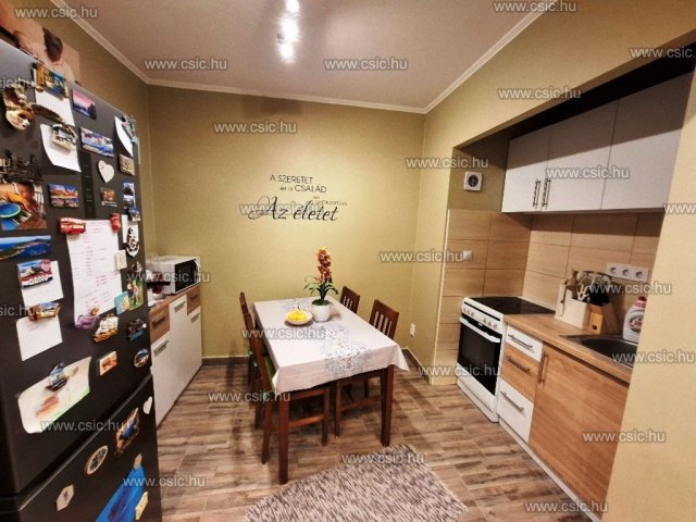 Eladó panellakás, Budapesten, III. kerületben 68.99 M Ft