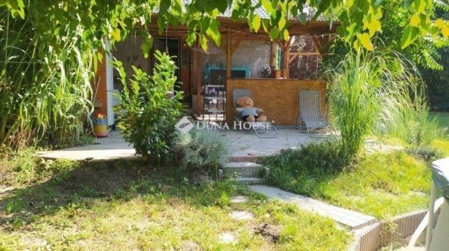 Eladó nyaraló, Isaszegen 48 M Ft, 3 szobás / költözzbe.hu