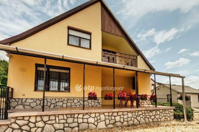 Eladó családi ház, Bogácson 99 M Ft, 6 szobás