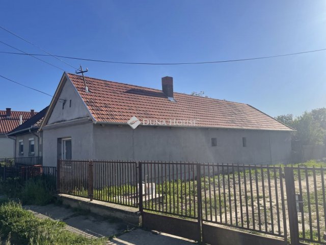 Eladó családi ház, Kisbucsán 19.9 M Ft, 3 szobás