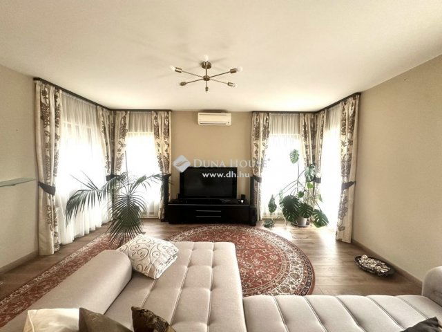 Eladó családi ház, Diósdon 175 M Ft, 8 szobás