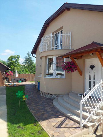 Eladó ikerház, Debrecenben 109.9 M Ft, 5 szobás