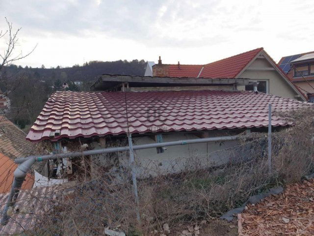 Eladó családi ház, Budapesten, III. kerületben 56.9 M Ft
