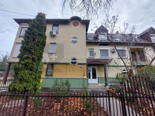 Eladó téglalakás, Szegeden 62 M Ft, 2 szobás