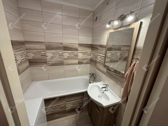 Eladó panellakás, Miskolcon 38.4 M Ft, 2 szobás