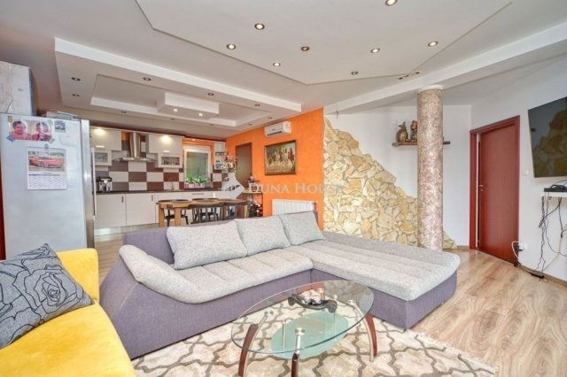 Eladó családi ház, Szigetbecsén 159.9 M Ft, 4 szobás