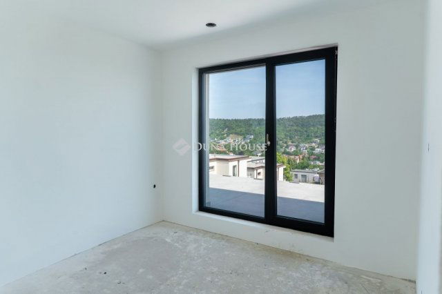 Eladó családi ház, Budapesten, III. kerületben 349.9 M Ft