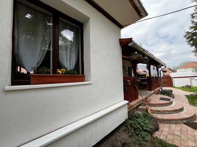 Eladó családi ház, Ajkán 89 M Ft, 3 szobás