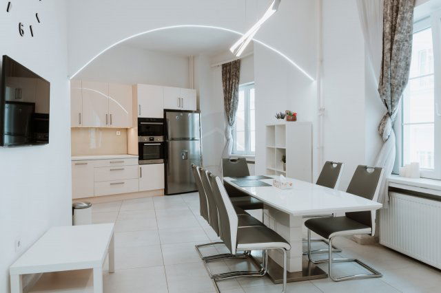 Eladó téglalakás, Budapesten, VI. kerületben 290 M Ft, 2 szobás