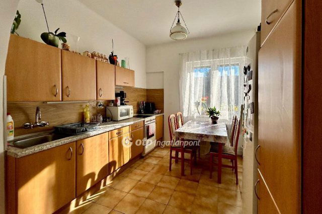 Eladó családi ház, Fonyódon 167.5 M Ft, 8 szobás