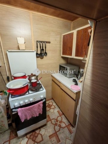 Eladó családi ház, Tápiószecsőn 24.99 M Ft, 2 szobás