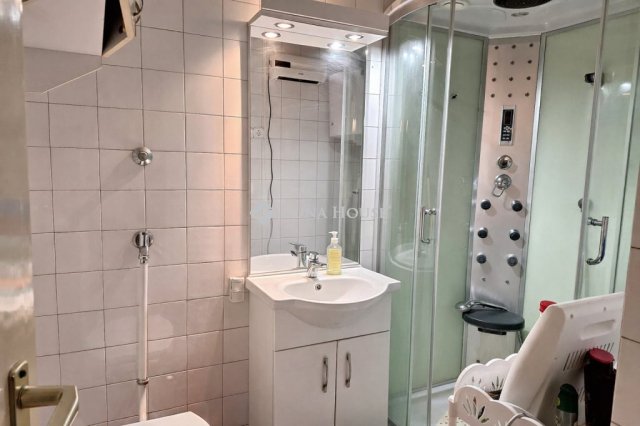 Eladó családi ház, Kecskeméten 79.9 M Ft, 5 szobás