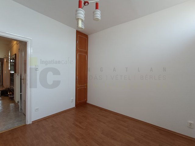 Kiadó téglalakás, albérlet, Szegeden 220 E Ft / hó, 2+1 szobás