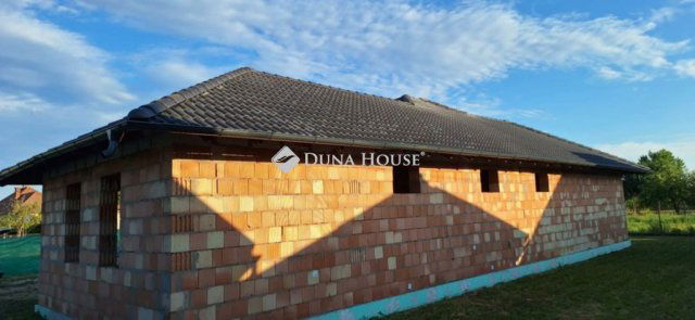 Eladó családi ház, Nyáregyházán 47 M Ft, 4 szobás