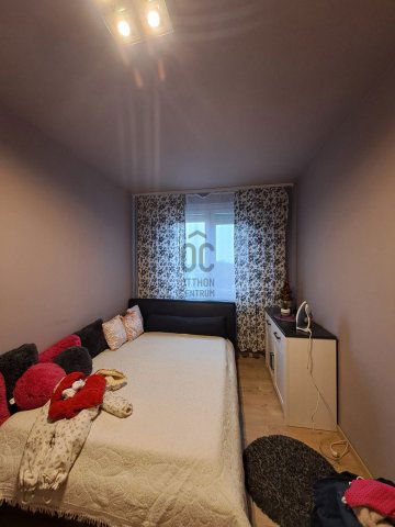 Eladó panellakás, Debrecenben 67.5 M Ft, 3 szobás