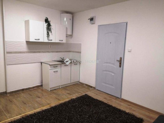 Eladó téglalakás, Budapesten, III. kerületben 26 M Ft, 1 szobás