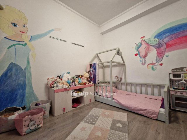 Eladó családi ház, Sárándon 59.5 M Ft, 4 szobás