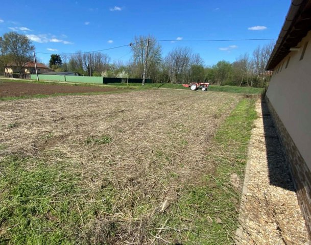 Eladó telek, Tiszafüreden 8 M Ft / költözzbe.hu