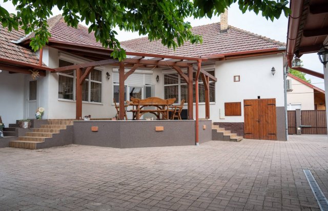 Eladó családi ház, Ceglédbercelen 104.9 M Ft, 3 szobás