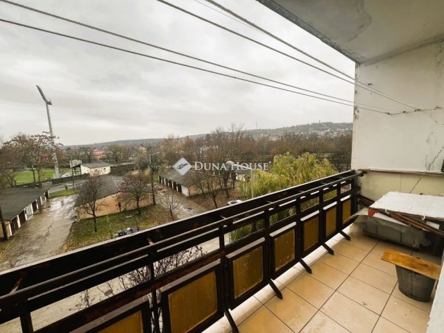 Eladó téglalakás, Dorogon 52 M Ft, 3 szobás