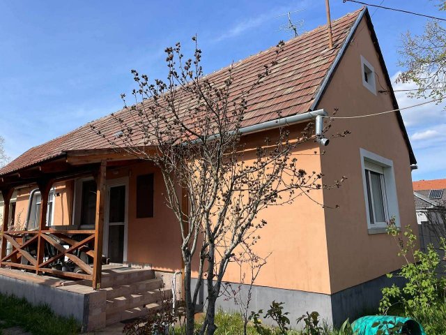 Eladó családi ház, Pilisvörösváron 75.5 M Ft, 2 szobás