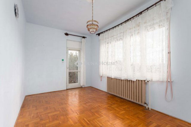 Eladó családi ház, Csornán 57.9 M Ft, 4 szobás