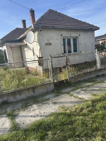Eladó családi ház, Sarkadon 8 M Ft, 1+1 szobás