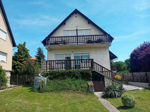 Eladó családi ház, Balatonfüreden 238 M Ft, 8 szobás
