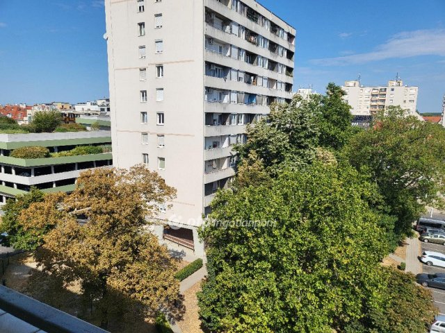 Eladó téglalakás, Győrött 49.9 M Ft, 2+1 szobás
