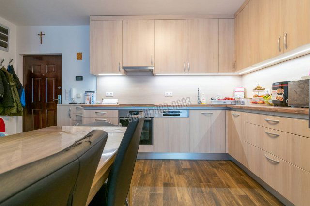 Eladó téglalakás, Mosonmagyaróváron 72.9 M Ft, 4 szobás