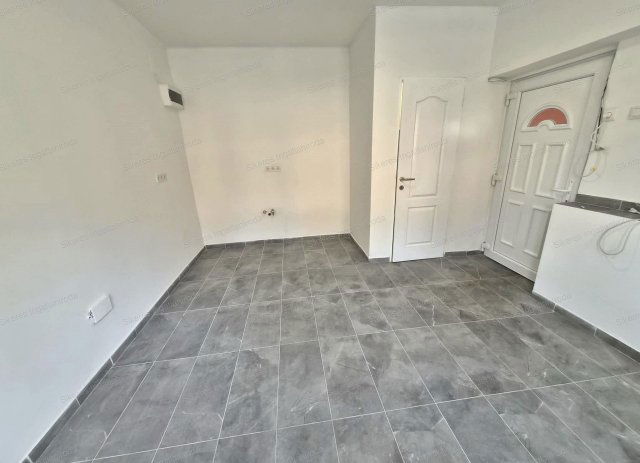 Eladó üzlethelyiség, Tatabányán 18.99 M Ft, 2 szobás