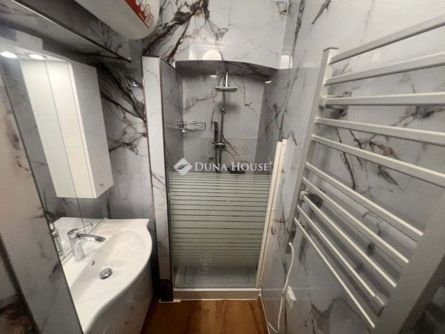 Eladó téglalakás, Budapesten, XII. kerületben 45 M Ft, 1 szobás