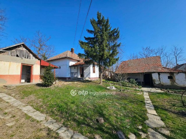 Eladó családi ház, Kőteleken 8.99 M Ft, 2 szobás