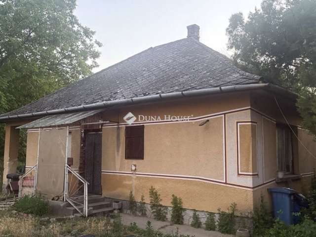 Eladó családi ház, Dánszentmiklóson 21.5 M Ft, 2 szobás