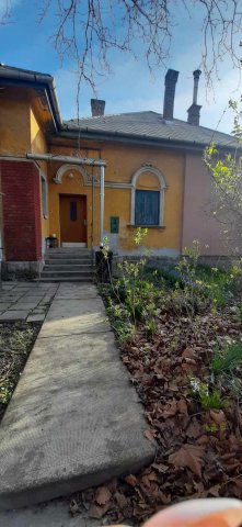 Eladó ikerház, Tatabányán 41.5 M Ft, 1 szobás