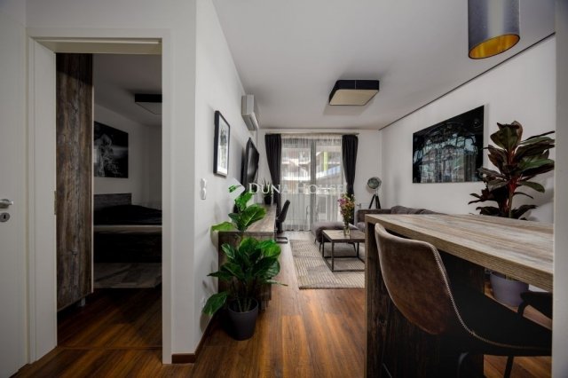 Eladó téglalakás, Budapesten, VIII. kerületben 99 M Ft, 2 szobás