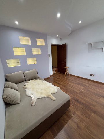 Eladó családi ház, Kecskéden 154.9 M Ft, 6 szobás