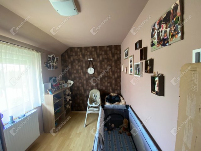 Eladó téglalakás, Mosonmagyaróváron 89.9 M Ft, 4 szobás