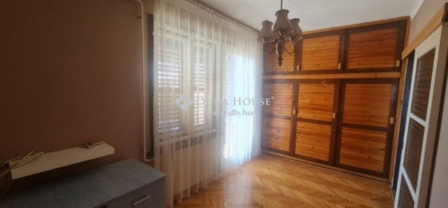 Eladó családi ház, Vecsésen 110 M Ft, 5 szobás