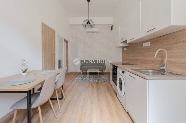 Eladó téglalakás, Budapesten, V. kerületben 78.99 M Ft, 3 szobás