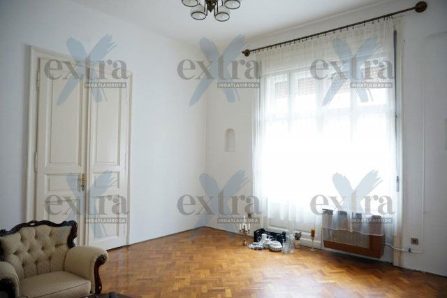 Eladó téglalakás, Szegeden 75 M Ft, 4+1 szobás