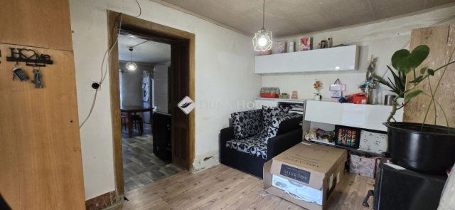 Eladó családi ház, Tolnanémedin 9 M Ft, 2 szobás